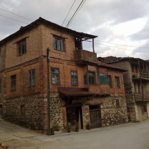 Old_house_in_Vevcani_village_in_Macedonia
